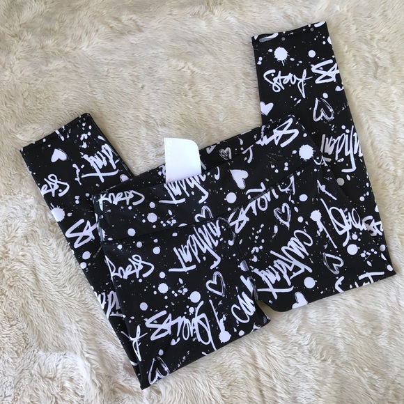 Fabletics Pants - Demi Lavato Fabletics high waisted capri